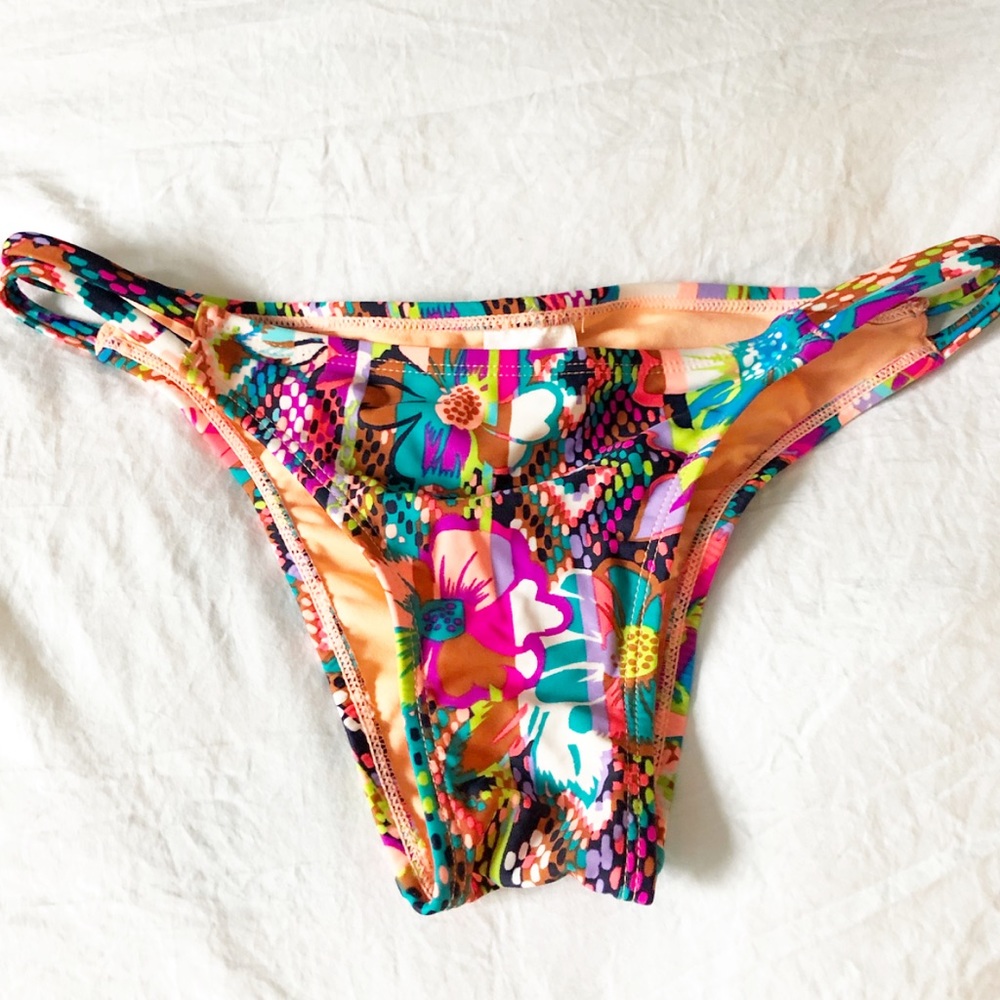 Colorful cheeky swim bottoms